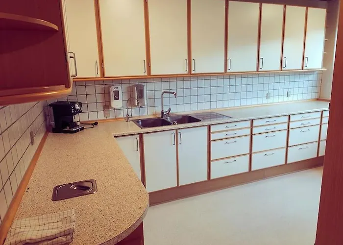 Comfortable 3- Bedroom Villa With Free Parking